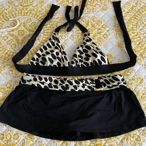 La Blanca skirted 2 piece bathing suit!